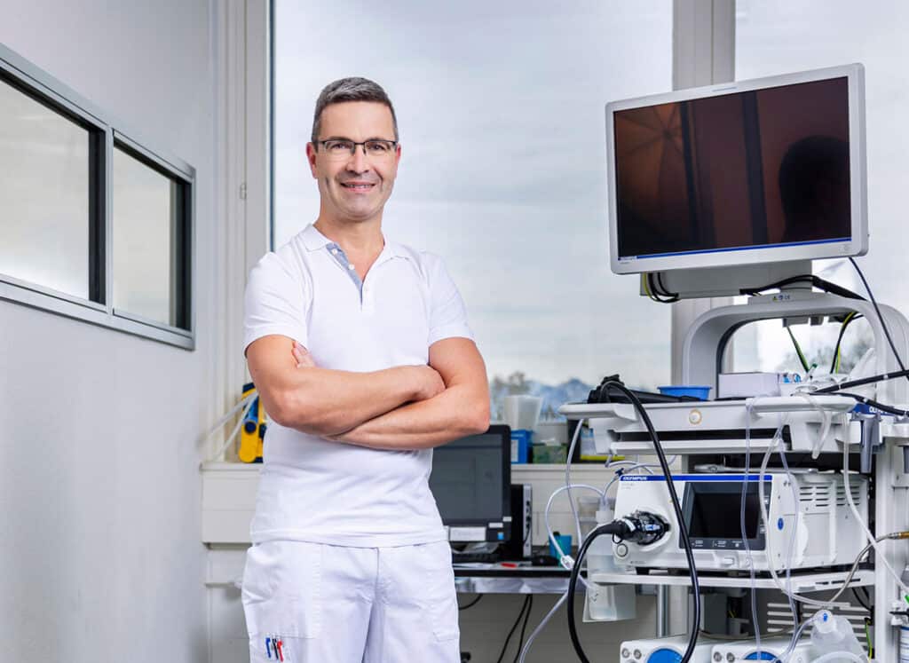 Konstantin Burgmann, Dr. med. Facharzt für Gastroenterologie und für Allgemeine Innere Medizin.